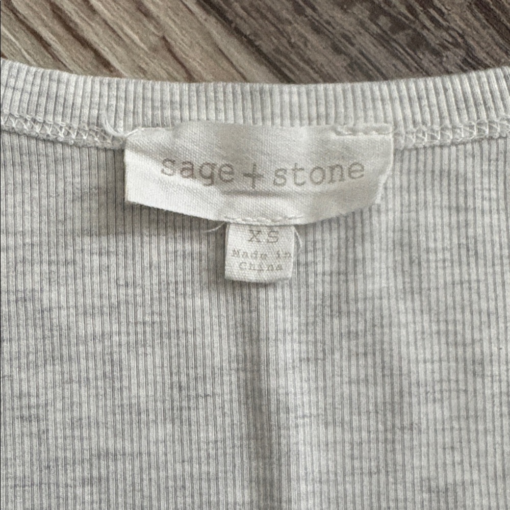 Light Gray Ribbed Short Sleeve Top - Picture 2 of 2